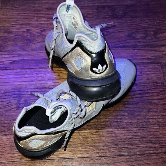 Adidas Tubular - Picture 3 of 3